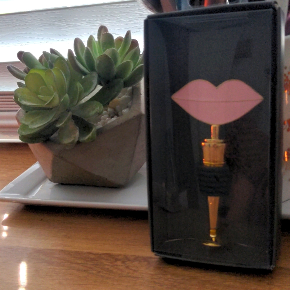 NWT Wine Bottle Stopper